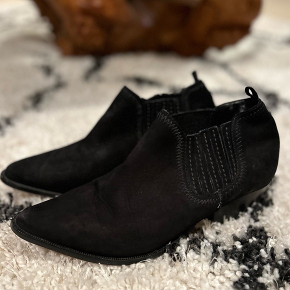 SCHUTZ Jaqueline Pointed Toe Bootie - Picture 1 of 5